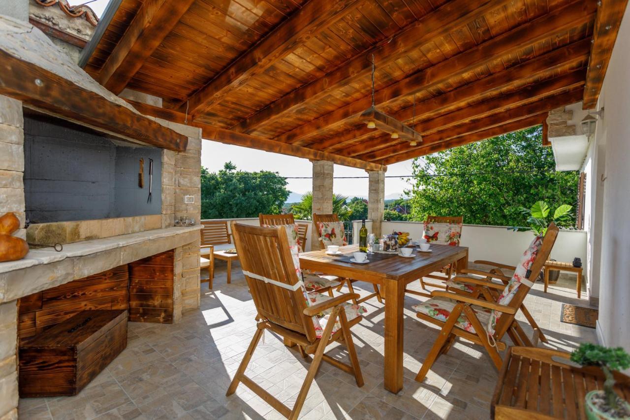 Rustic Apartment Evelin คิร์ก ภายนอก รูปภาพ