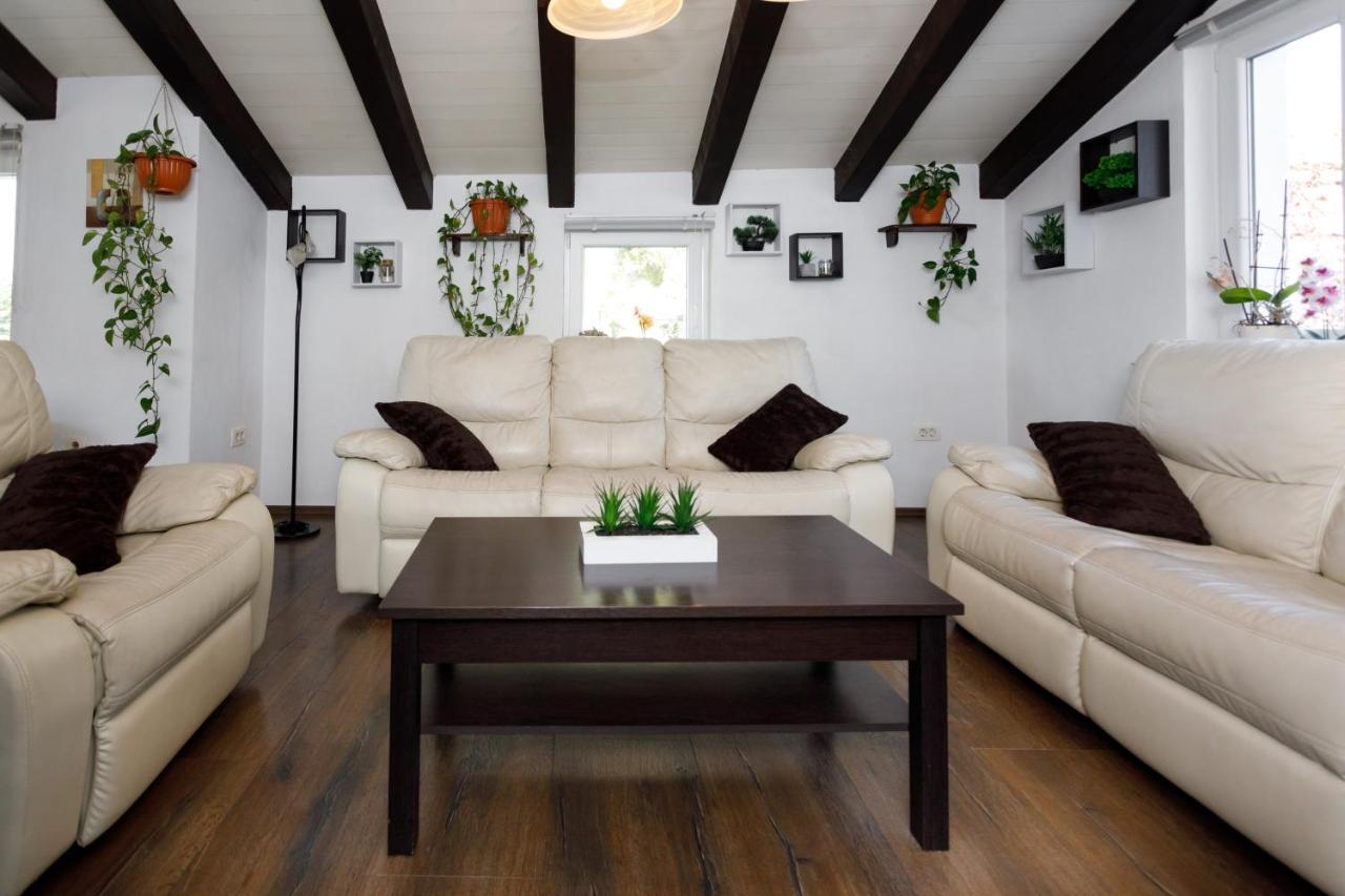 Rustic Apartment Evelin คิร์ก ภายนอก รูปภาพ